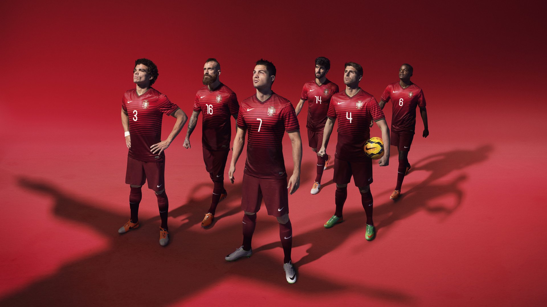 西甲：瓦伦西亚2-1爆冷击败皇马，精彩逆转令人振奋，瓦伦西亚二队