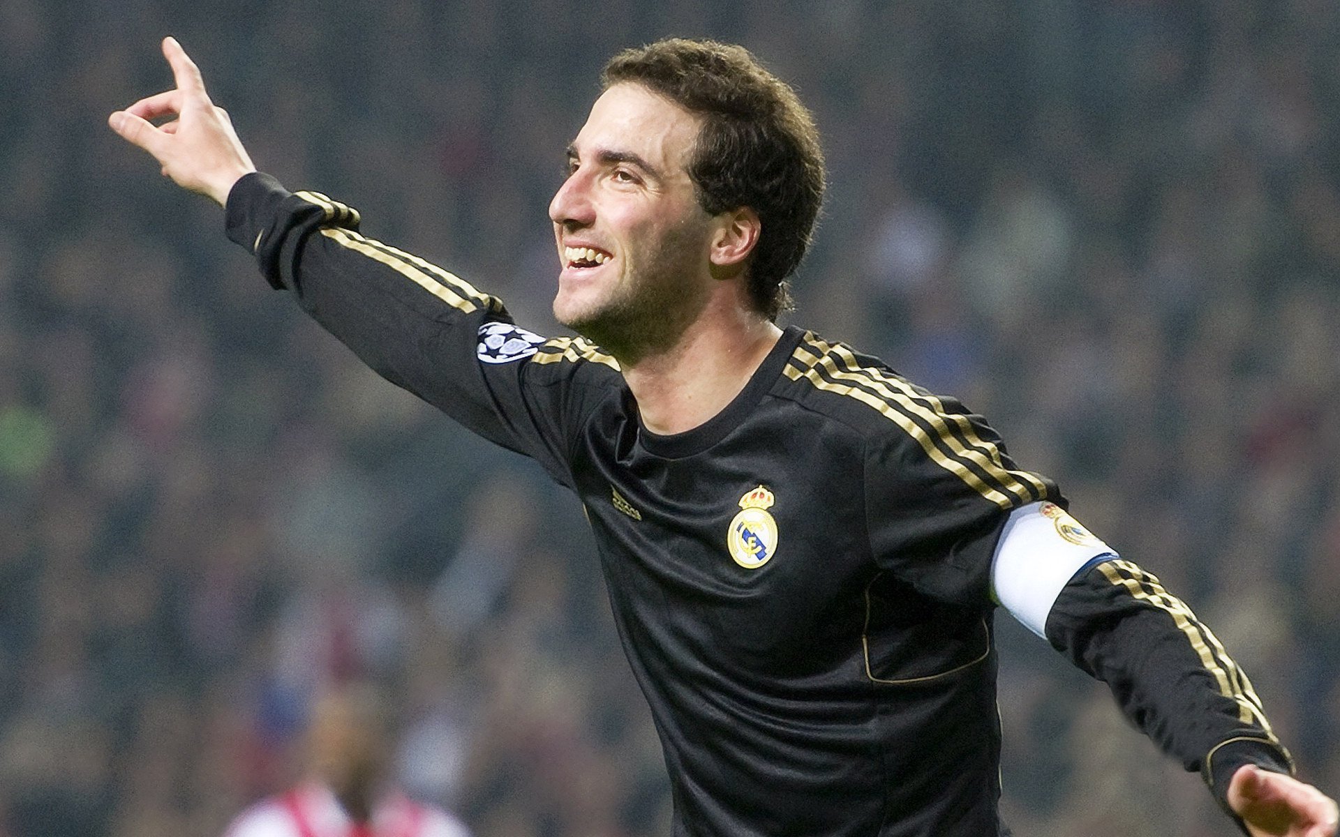 奥预赛中国足球战败 球迷分析比赛失误,中国足球比赛怎么样了